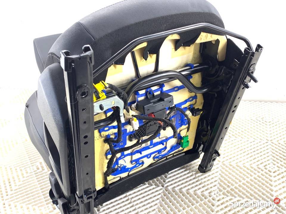 FOTEL PRAWY PRZÓD OPEL CORSA F Hatchback osobowe Fotele i kanapy podkarpackie