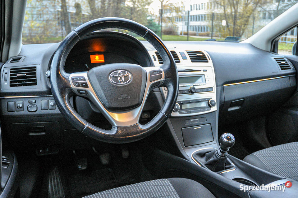 Toyota Avensis 18 147 2014 r Lift Salon Wrocław