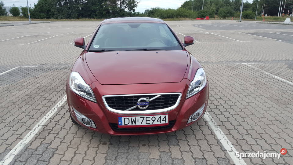 volvo C70 D3 mały przebieg bogate wyposażenie