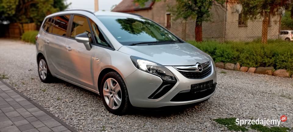 Opel zafira 20 diesel 165 2013 bezwypadkowy Rok produkcji 2013 Zbrosławice