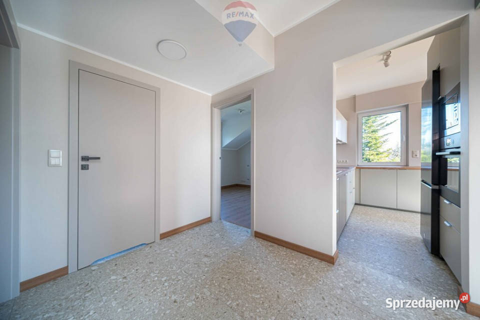 Na sprzedaż 3 pokoje z ogrodem i garażem Złotniki