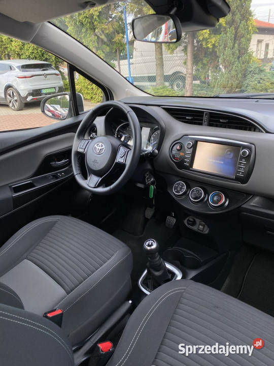 Toyota Yaris Rezerwacja III 20112019 Samochody osobowe Tarnowskie Góry