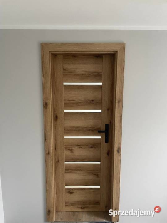 DRZWI z MONTAŻEM OŚCIEŻNICAMI REGULOWANYMI 788 Ostrowiec Świętokrzyski