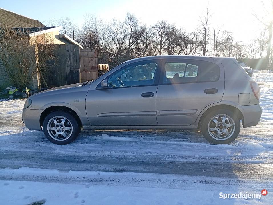 Nissan Almera 15 bg
