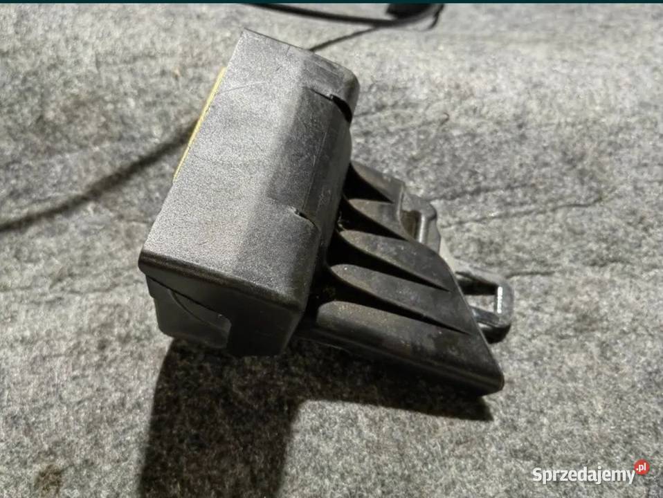 Pas bezpieczeństwa tył tylny BMW E38 Żory