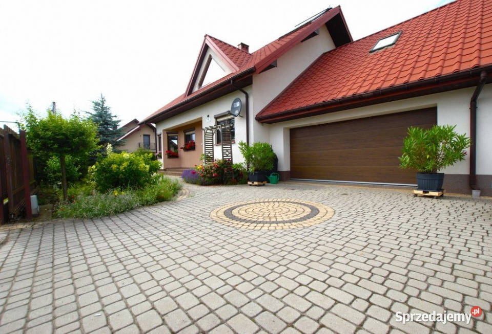 Dom wolnostojący Brynica 376m2 700m2
