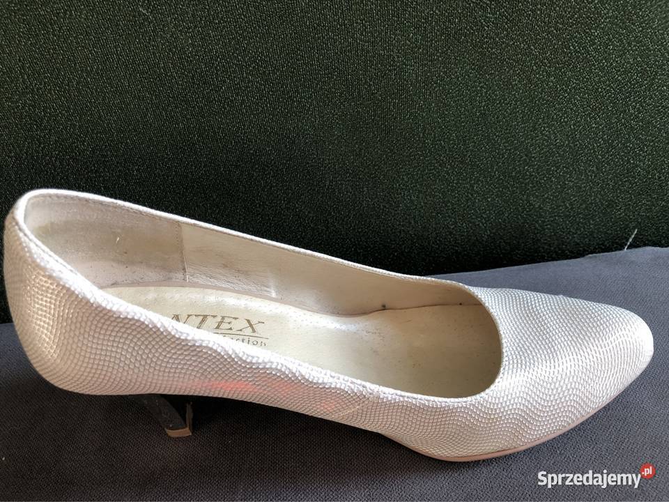 Białe damskie buty w wężowym wzorze imprezy Kłodawa sprzedam