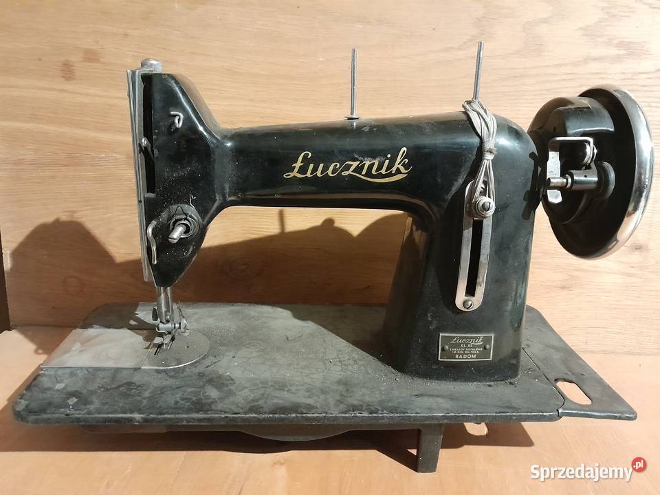 Stara maszyna do szycia Łucznik KL82 zabytek PRL