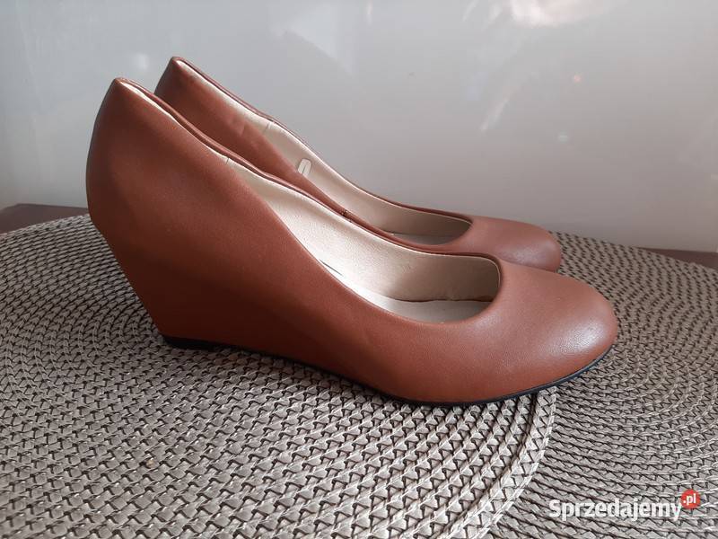 Buty na koturnie skórzane Butik Chorzów