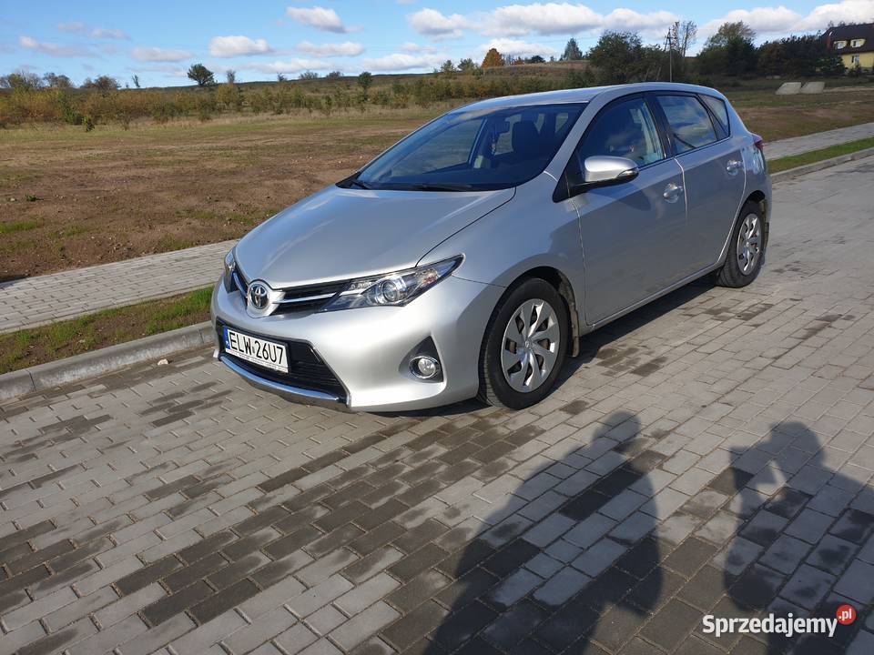 Toyota auris niski przebieg Rok produkcji 2014 Grajewo sprzedam