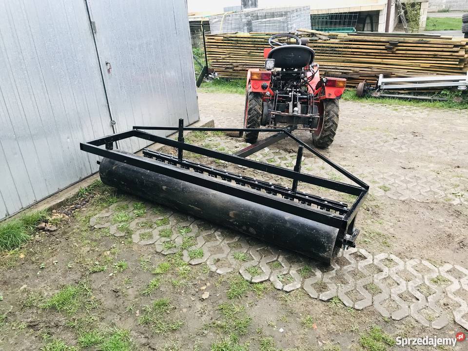 Wał dogniatający na wybieg stadnina równanie