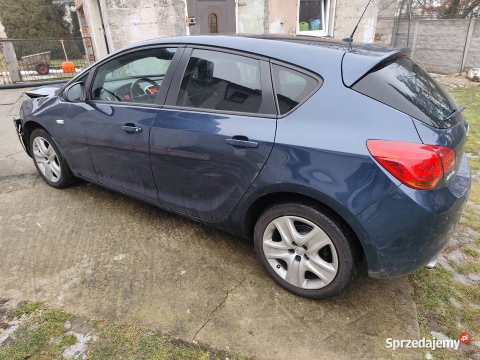 Opel Astra J 14 Turbo 140 2011 210 wielkopolskie