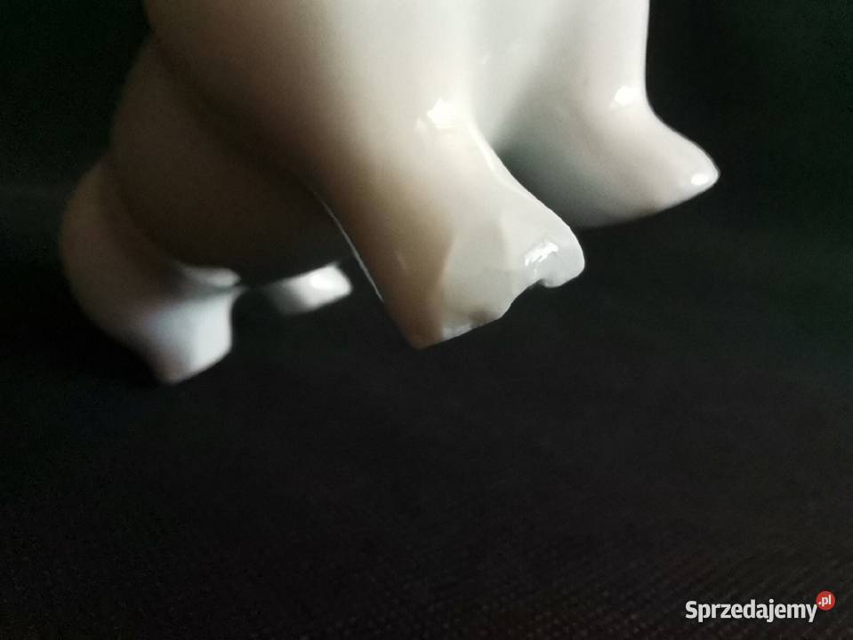 Stara figurka Pies Jamnik porcelana Bogucice PRL