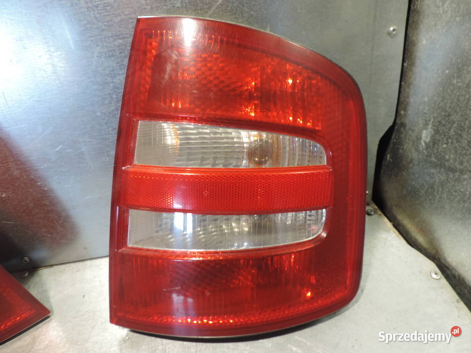 SKODA FABIA 1 KOMBI LAMPA PRAWA TYŁ TYLNA Rok produkcji 2001 Nowy Sącz