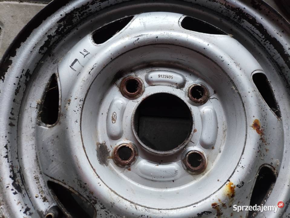 Felgi stalowe 13 fiesta Osiemborów sprzedam