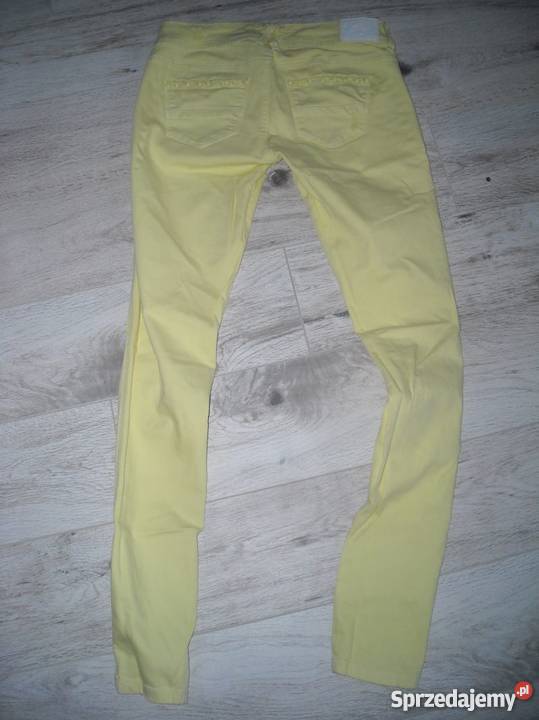 żółte jeansy bershka s