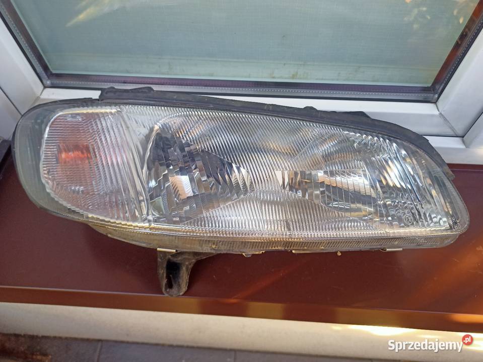 Opel Omega B lampa przednia prawa reflektor osobowe
