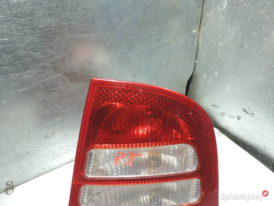 SKODA OCTAVIA 1 HB LAMPA PRAWA TYLNA Rok produkcji 1999 Nowy Sącz