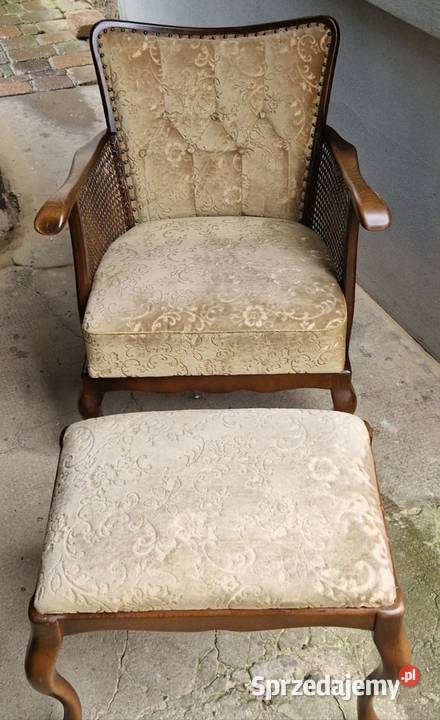 Fotel z podnóżkiem