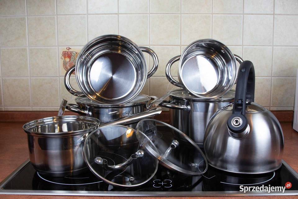299 Zestaw dużych garnków nierdzewnych z Zabrze