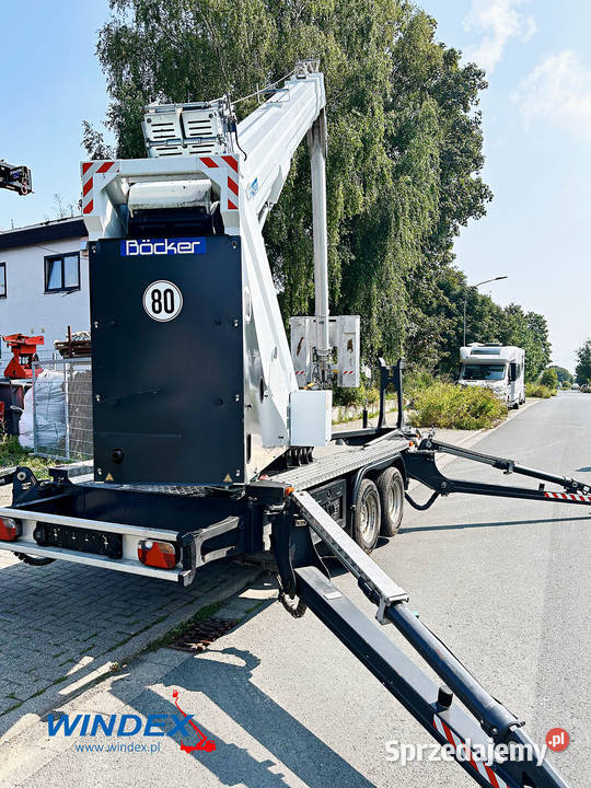 Żuraw ciesielskodekarski z koszem roboczym Bcker Dźwigi, podnośniki Chojnice