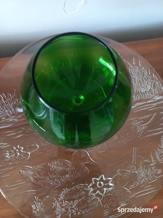Wazon w formie kielicha zielone szkło Toruń