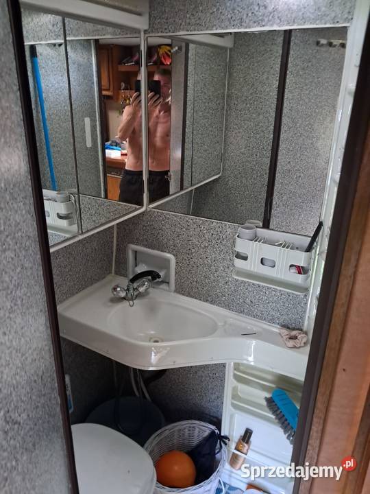 Kamper doinwestowany i gotowy do drogi Kampery Brzeg