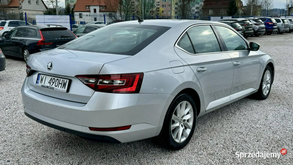 koda Superb Salon LEDNaviPDCSerwisGwarancja III lakier metallic sprzedam
