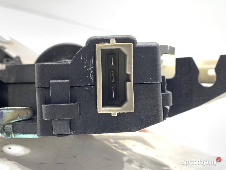 ZAMEK KLAPY TYŁ VW PASSAT B6 SedanLimuzyna