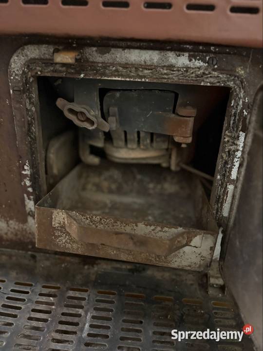 Pięć żeliwny szamotowy koza na węgiel PRL śląskie Bełsznica