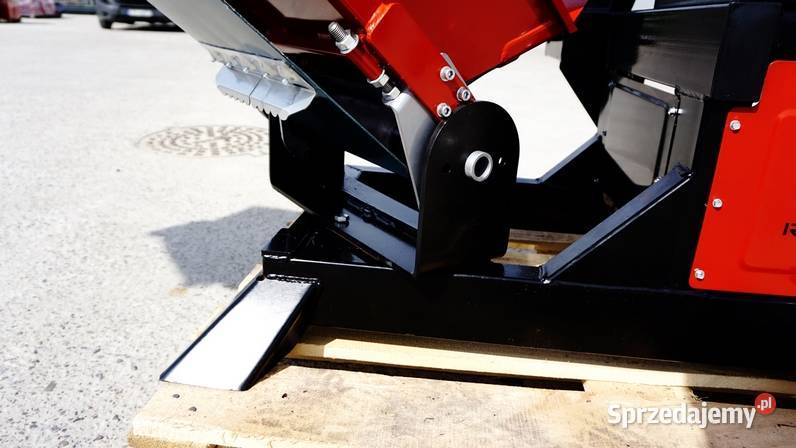 Rębak REMET CNC RP200 WOM taśmociąg hydrauliczny podkarpackie