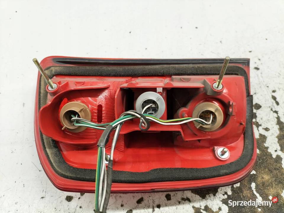 LAMPA TYŁ PRAWA EU Toyota RAV4 II 20002005 świętokrzyskie