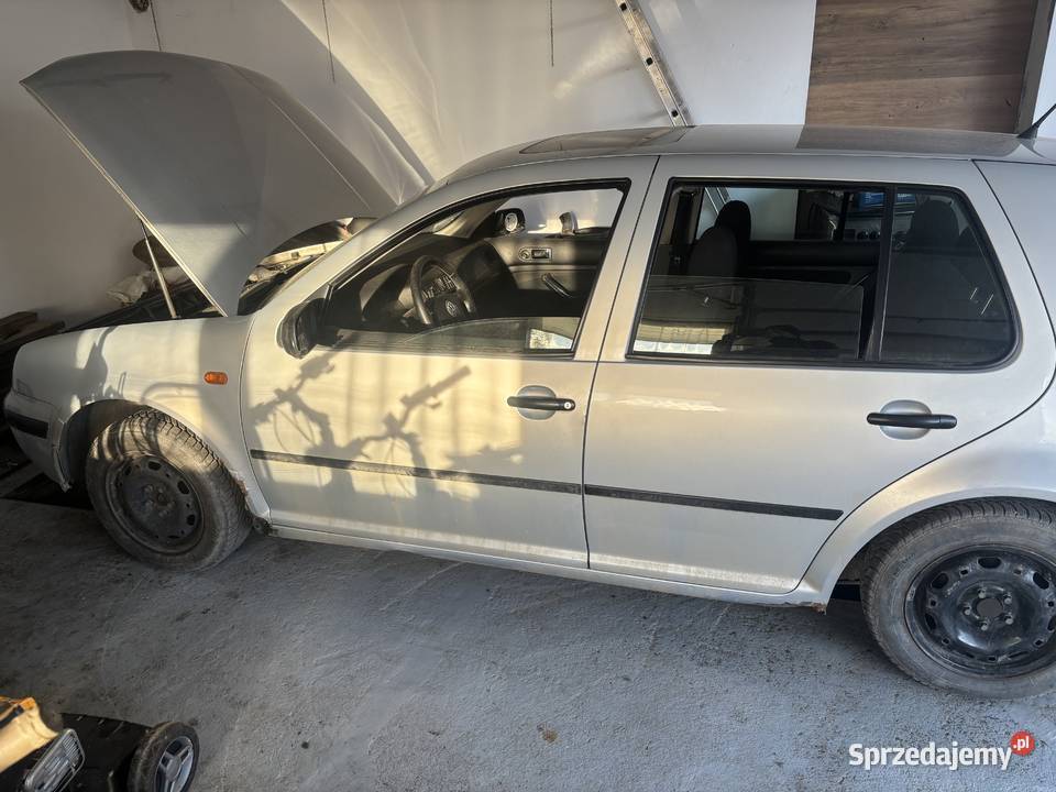 Golf 4 14 benzyna Sprawny Jasło sprzedam