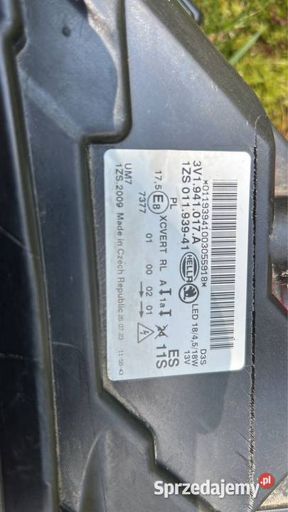 Lampa przednia prawa Skoda Superb III 1519 Świdnik
