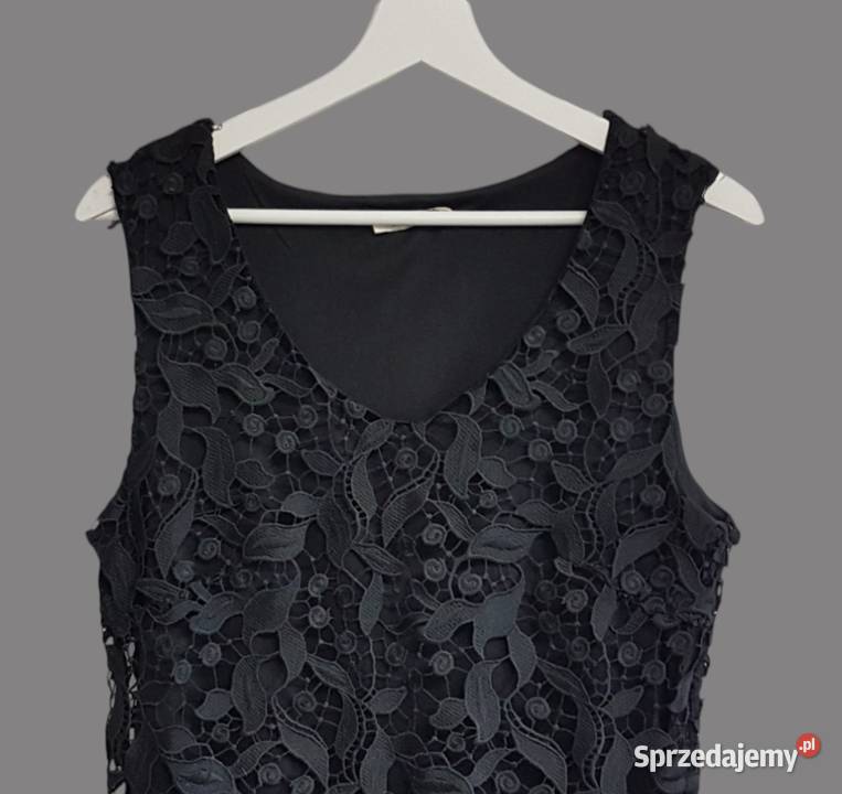 Damska elegancka sukienka czarna na ramiączkach