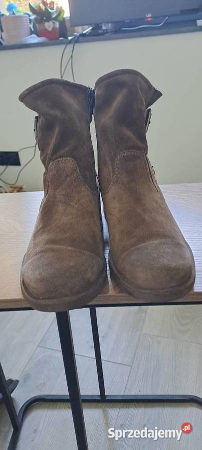 Zamszowe buty