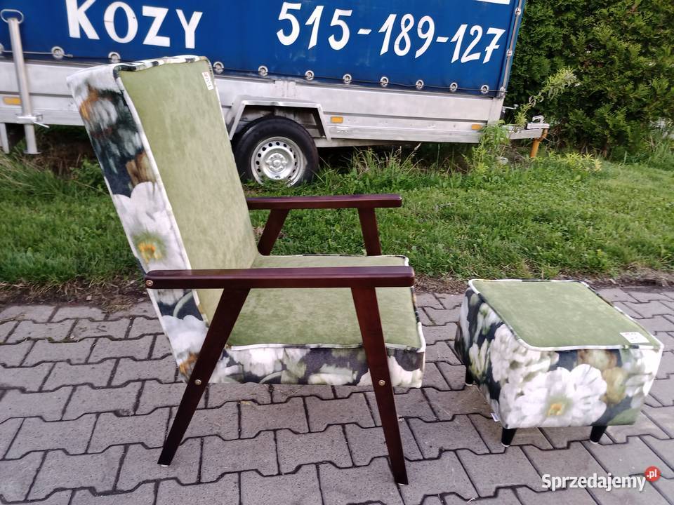 Fotel i pufa , PRL , Nowa Tapicerka - Plusz
