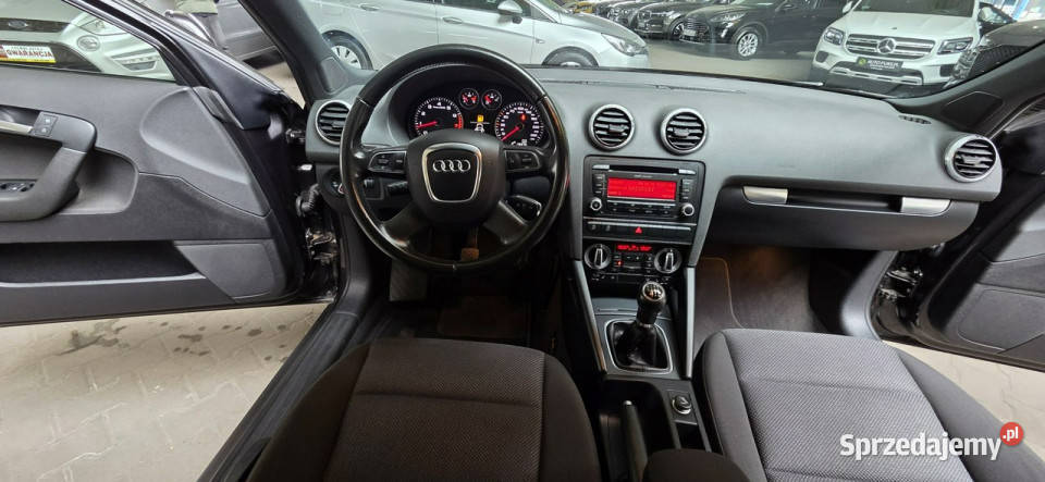 Audi A3 Sportback OPIS W podanej roczna lakier metallic