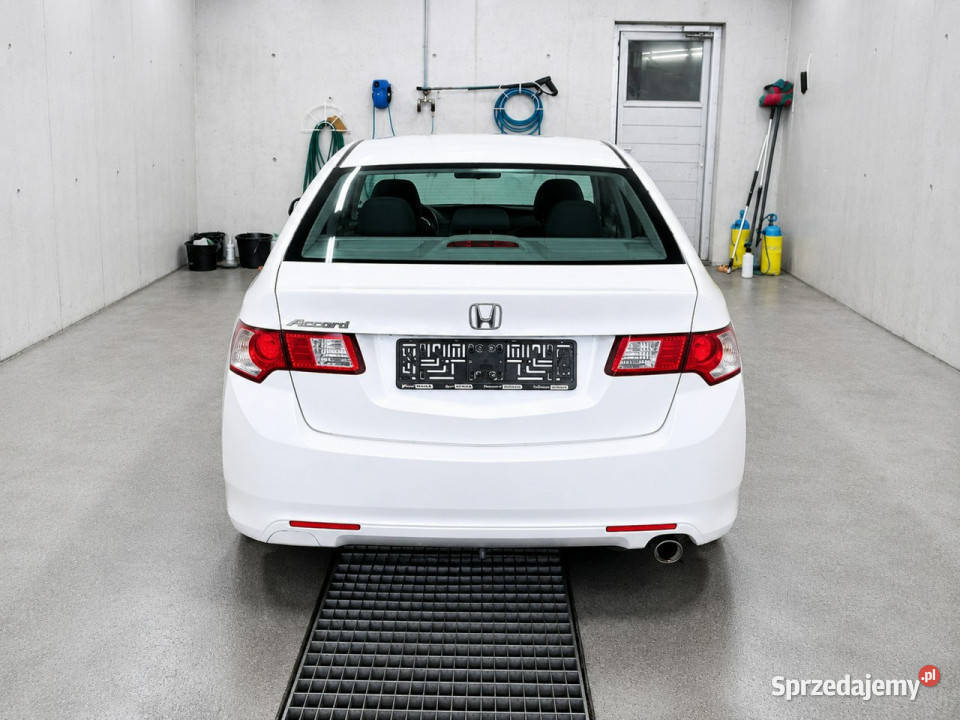 Honda Accord VIII 2008 Sadlno