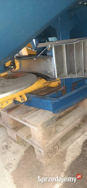 Rozsiewacz bogle poj 2000 ładny stan sprowadzony