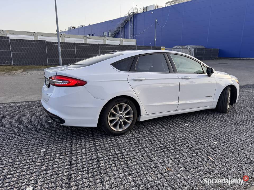 Ford Fusion Hybrid Rok produkcji 2016 mazowieckie Marki
