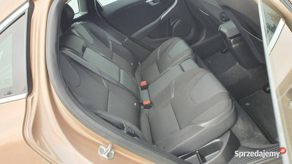 Volvo V40 20 D2 120 Momentum NAVI Półskóra manualna Chmielnik