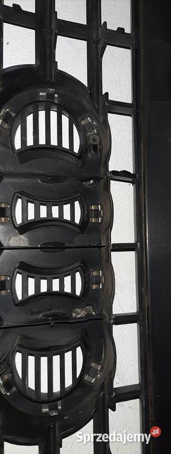 Oryginalny grill zderzaka Audi A4 B8 sline osobowe Tarnobrzeg