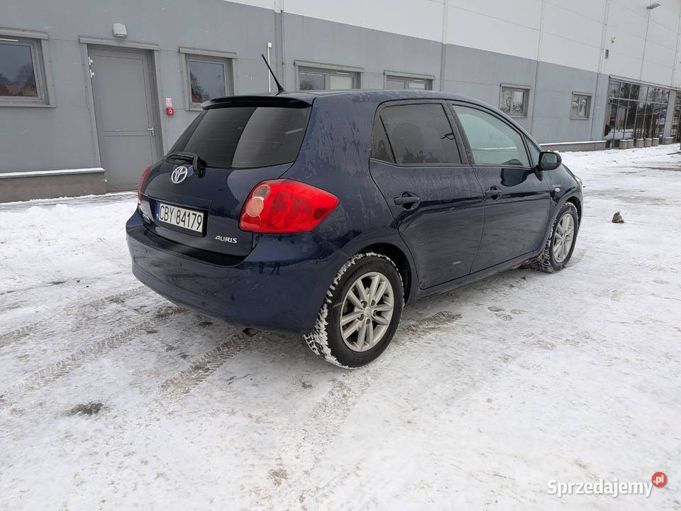 Sprzedam Toyota Auris 13 benzyna 101 z 2009 roku granatowy