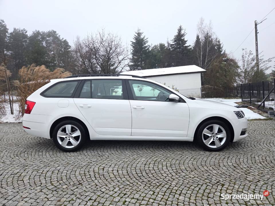SKODA OCTAVIA III LIFT AMBITION SalonPL 1WŁ 2020 łódzkie Sieradz