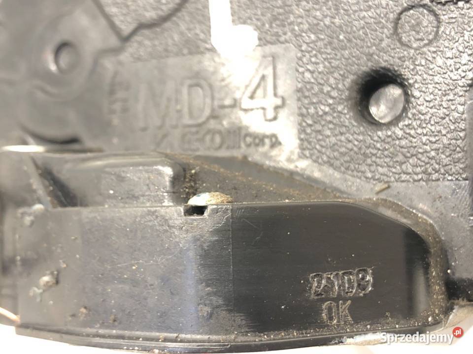 ZAMEK DRZWI LEWY PRZÓD TOYOTA YARIS III