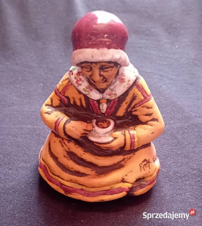 Ceramiczna figurka staruszka w stroju ludowym Koźminek