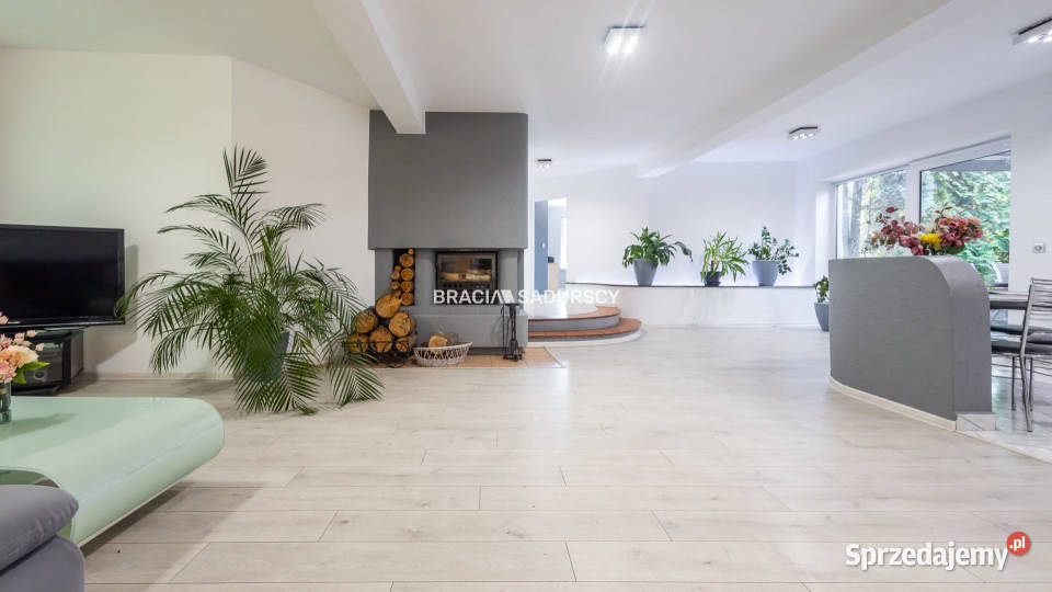 sprzedaży domu wolnostojącego 300m2 Kraków