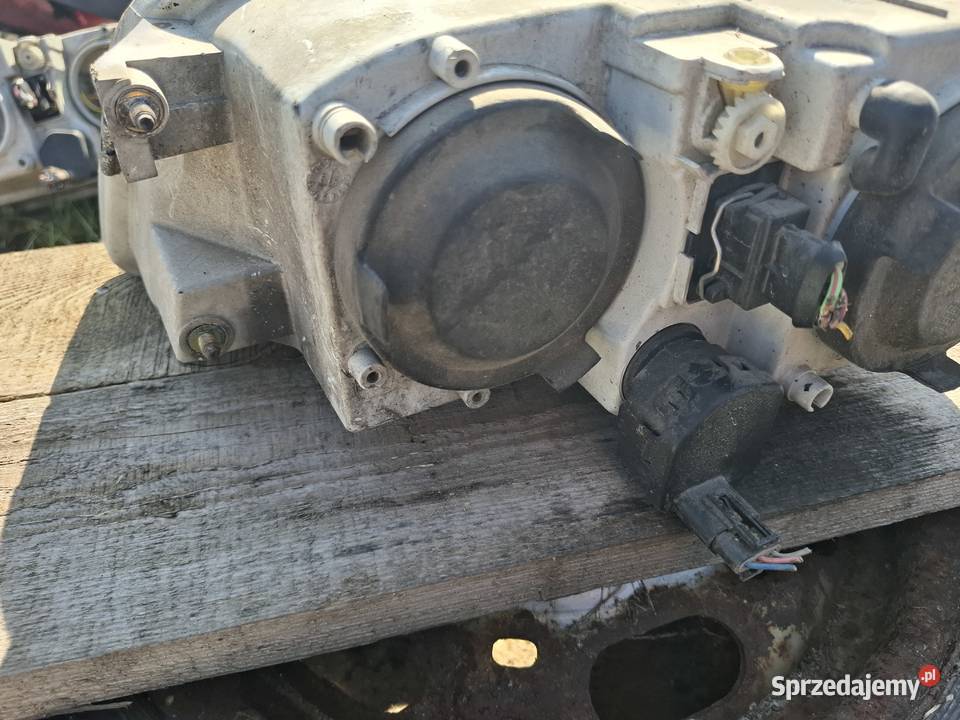 Lampa Prawa Przód Volvo V40 Hella Wisznice
