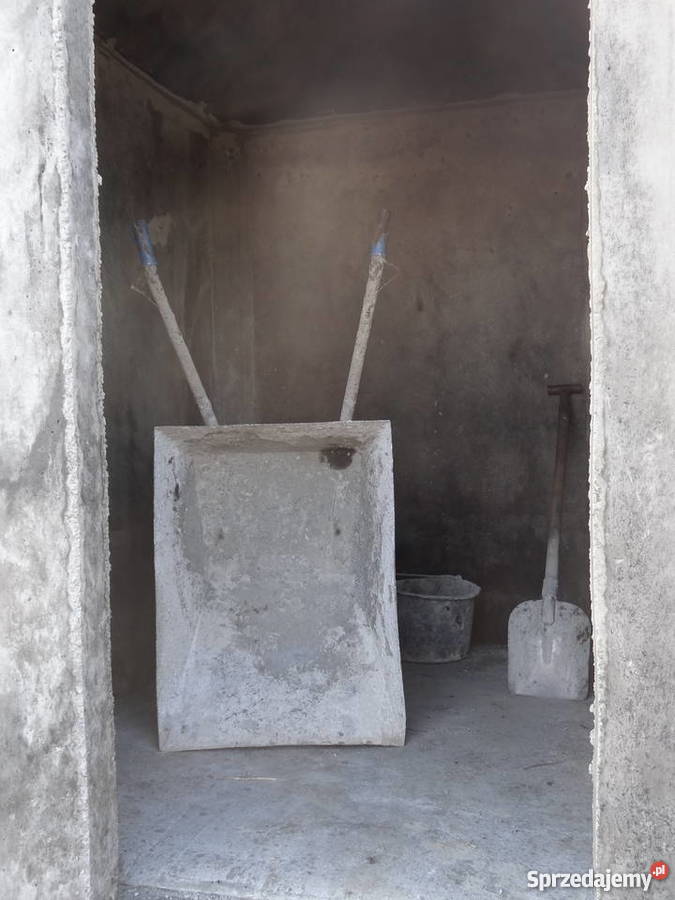 piwnica rozdzieknia komora wodomierzowa kanał Wierzbica